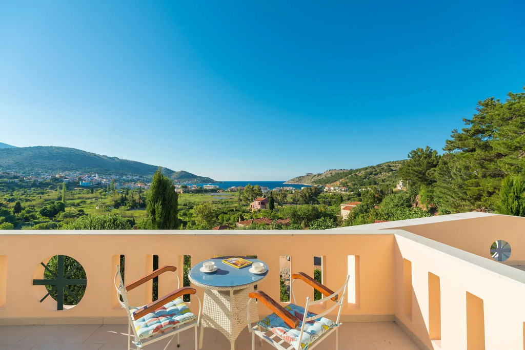 Ai Yannis Suites and Apartments Hotel