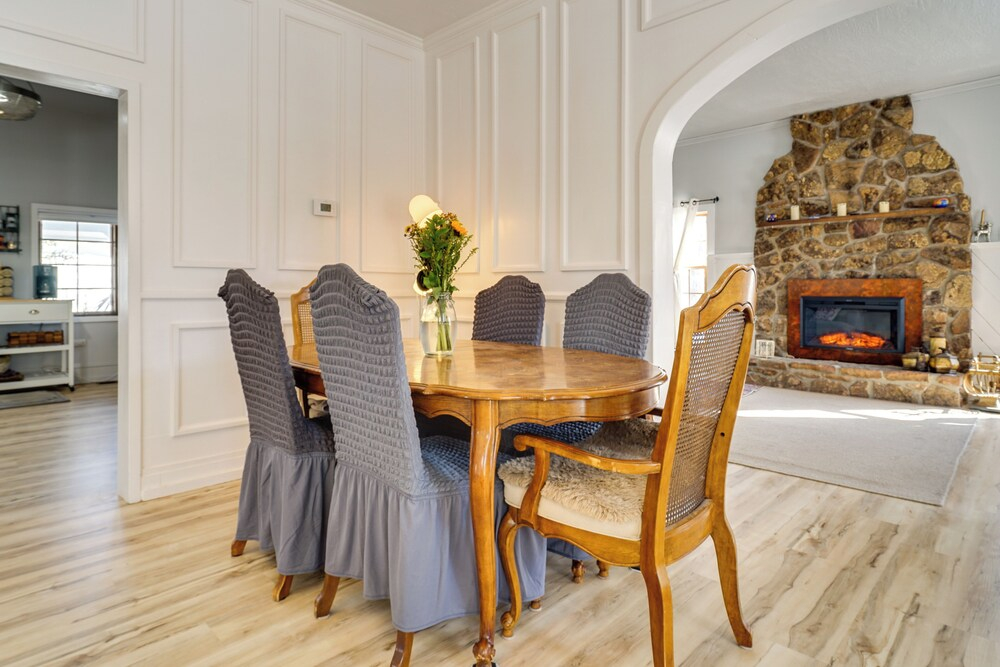 'dolorable' Home w/ Yard - Walk to River!