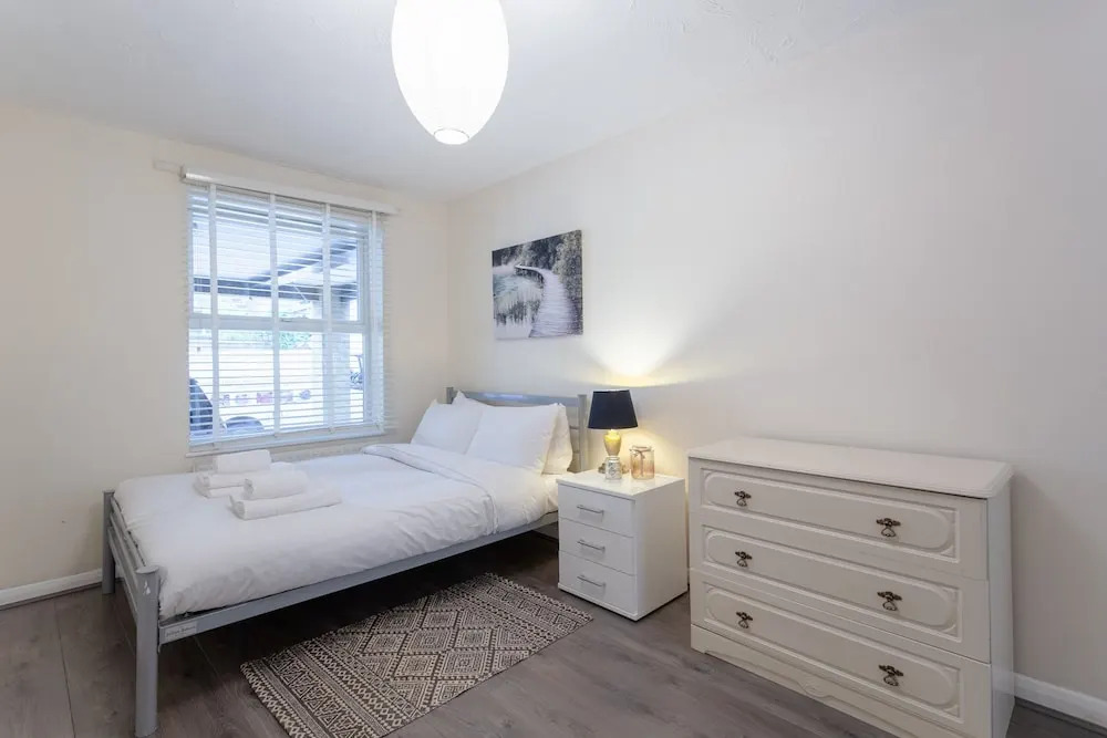 Stylish 4 Bedroom Property in East London