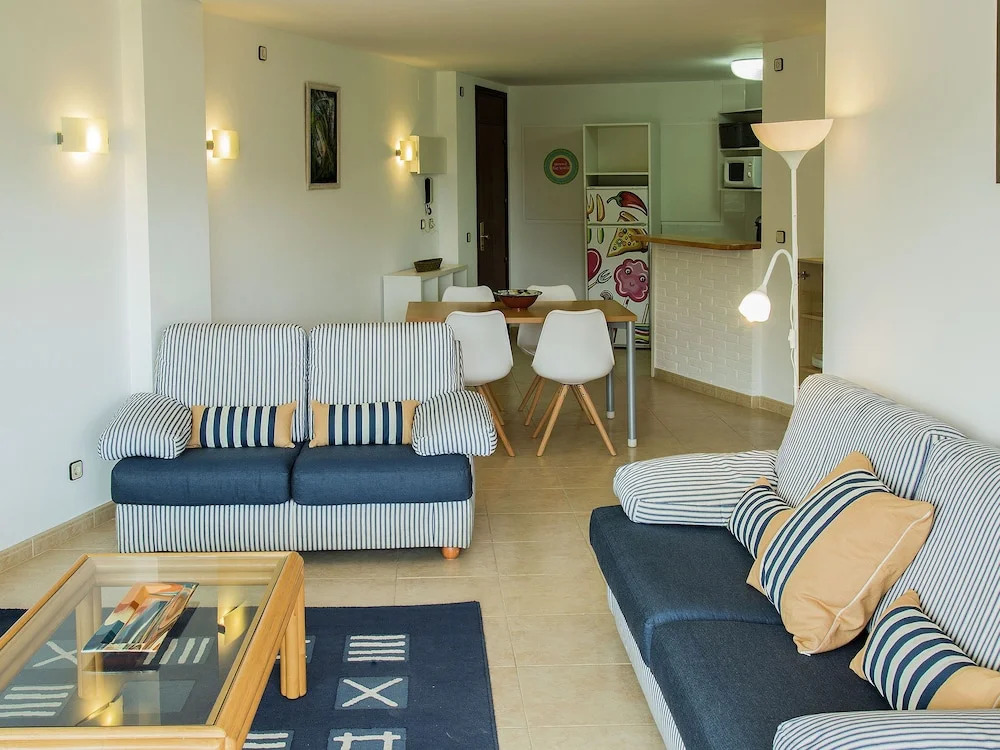 Beautiful apartment with pool for 4 in L'Estartit from at 50m. from the beach