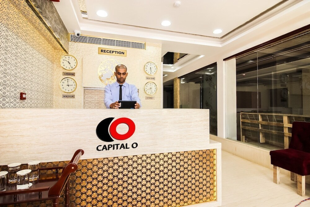 Hotel Naveen Continental @ 2Minutes Walk From Zero Road Bus Stand