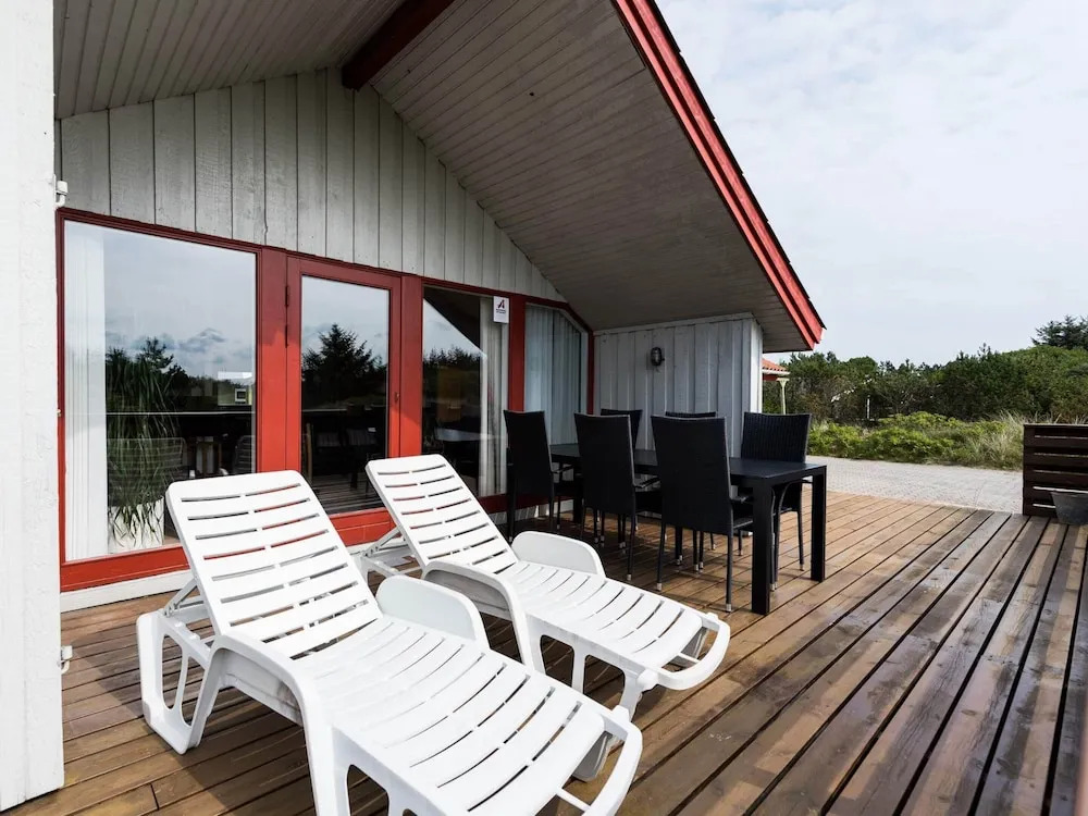 6 person holiday home in Hvide Sande