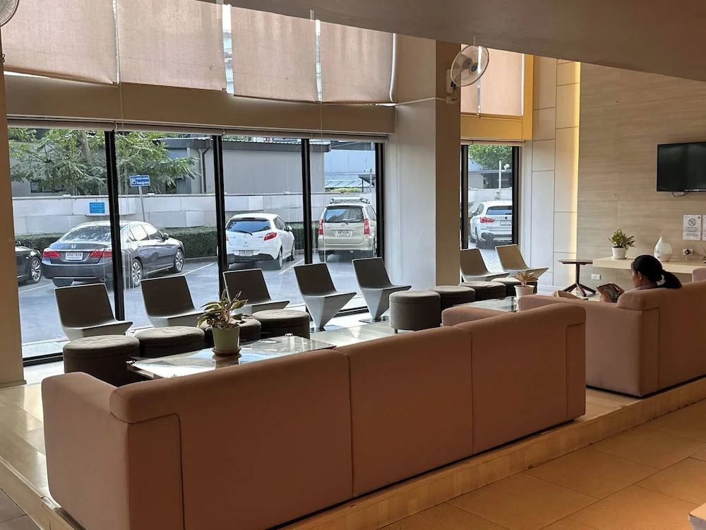 Modern Luxury Escape BTS Udom Suk 0m