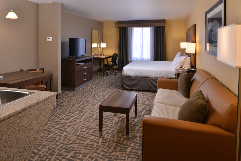 Holiday Inn Express & Suites Page - Lake Powell Area by IHG