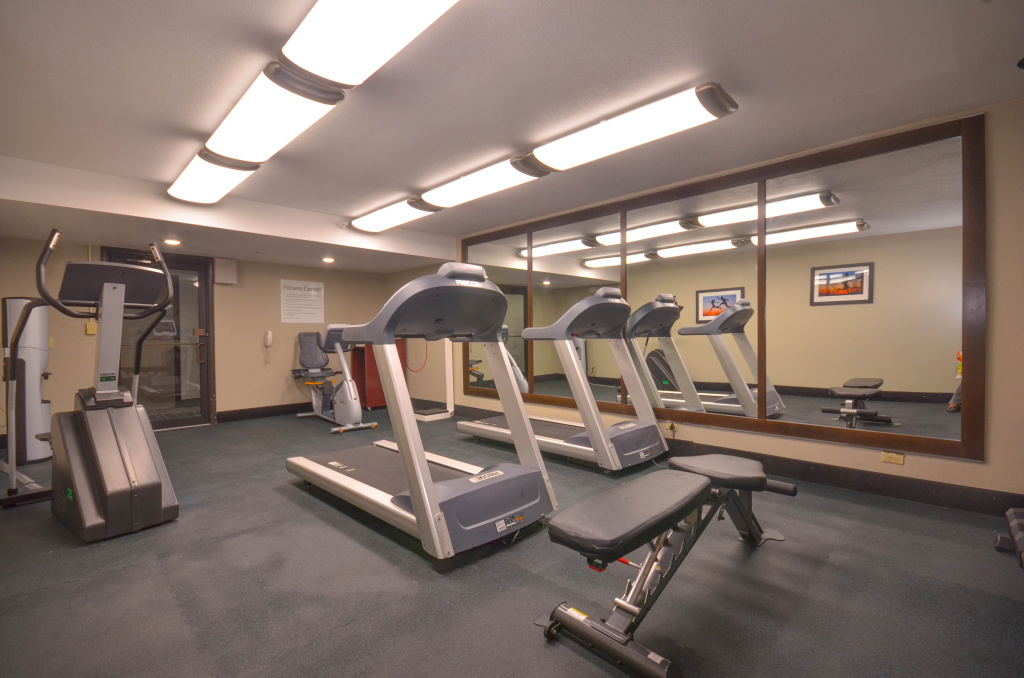 Holiday Inn Express & Suites Fayetteville University of Arkansas Area by IHG