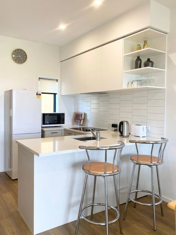 Stunning Townhouse - Walking to Botany Shopping Center