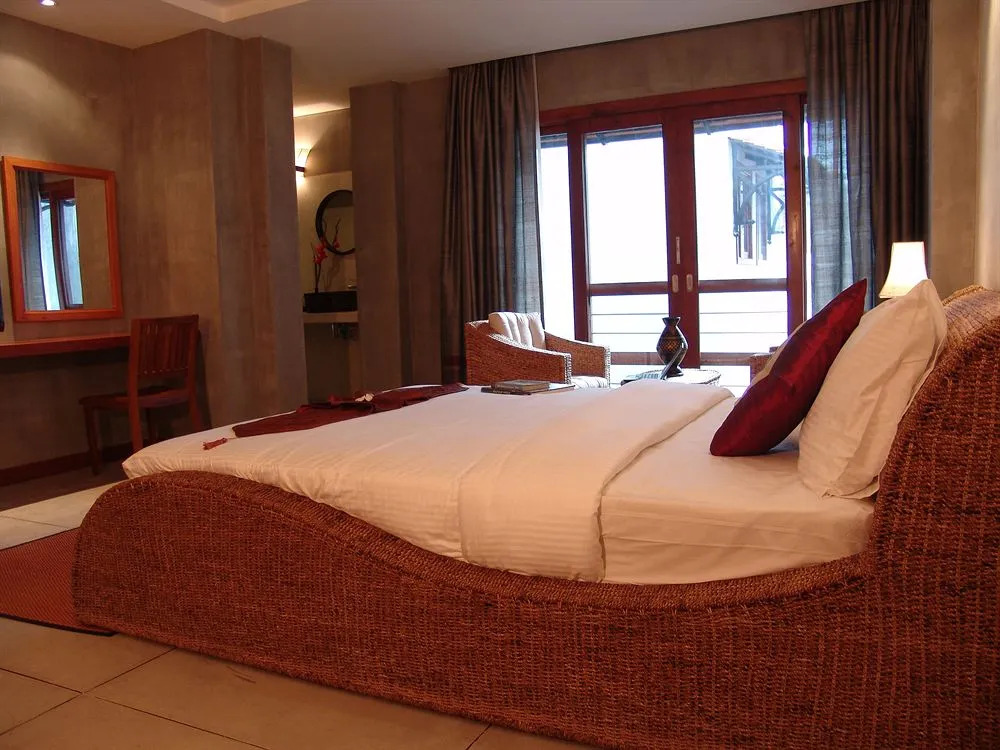 Frangipani Fine Arts Hotel