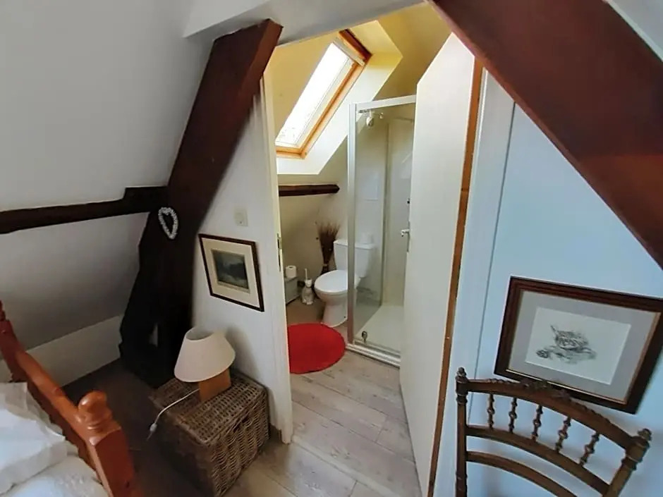 2 Bedroom Stunning Home In Roisel