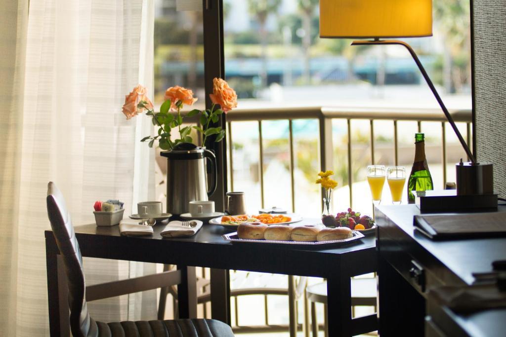 Sonesta Redondo Beach and Marina