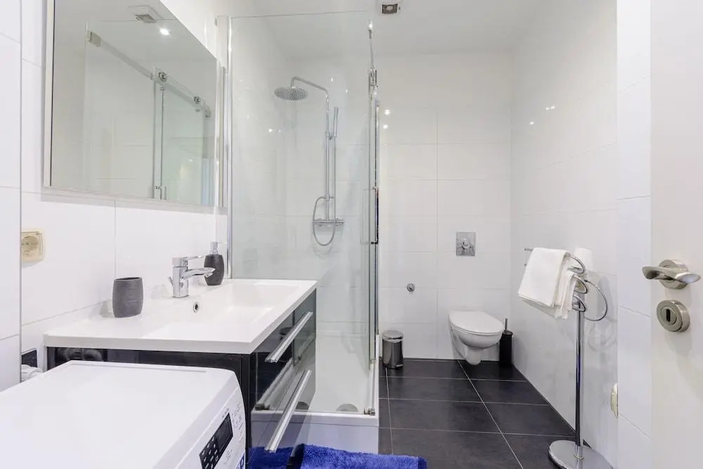 InMotion Luxury Rooms