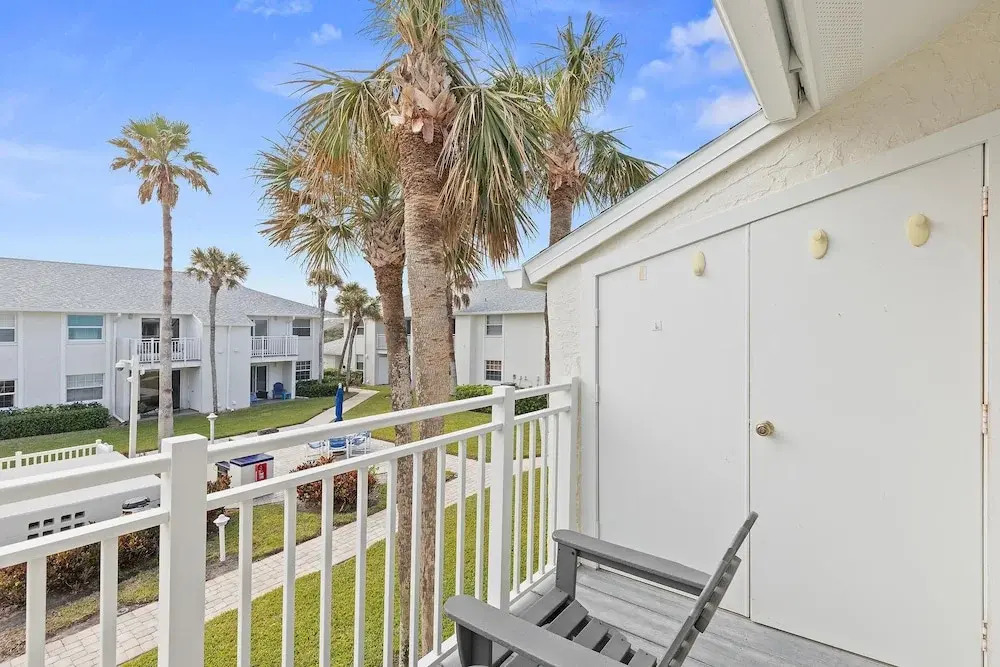 Colony Beach Club 235