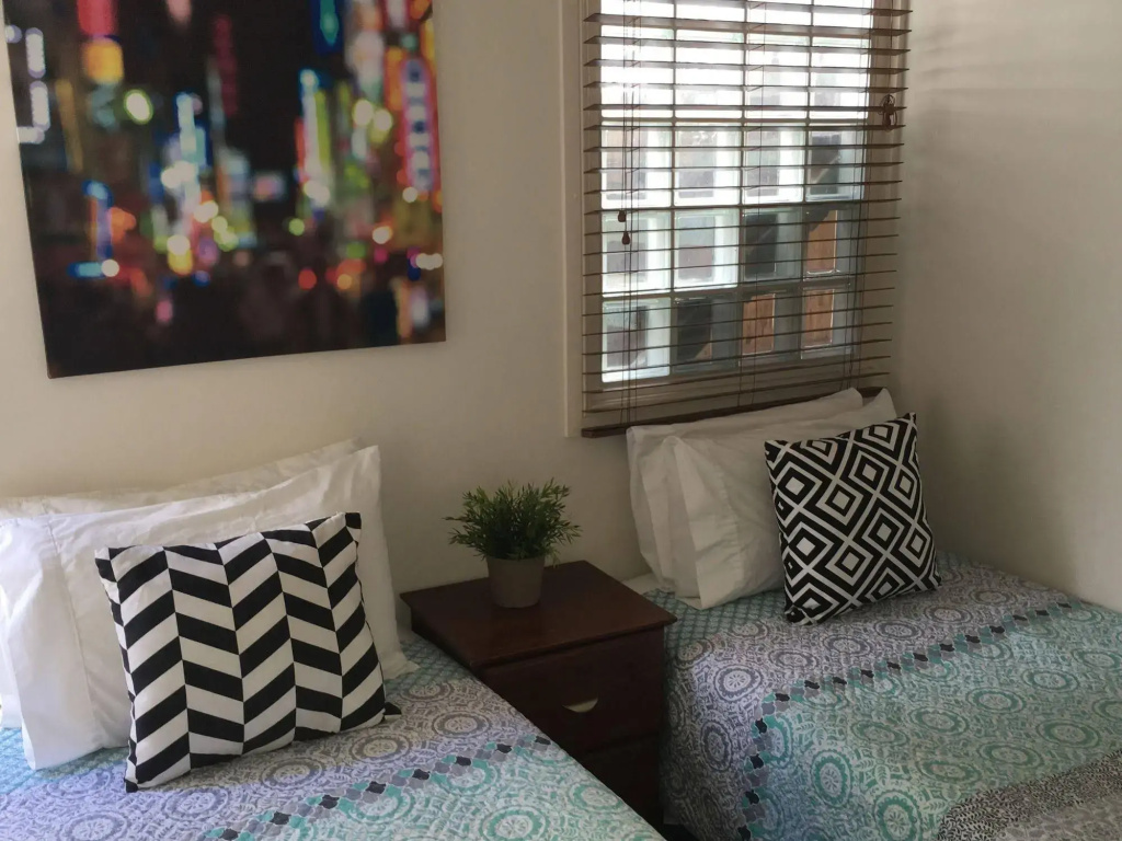Ellies Guest House