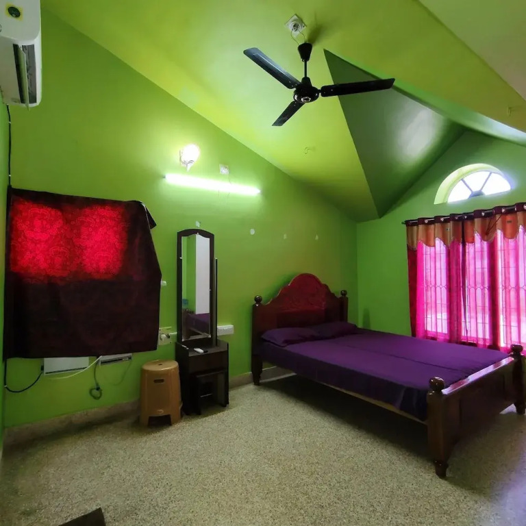 Square & Dormitory Stays