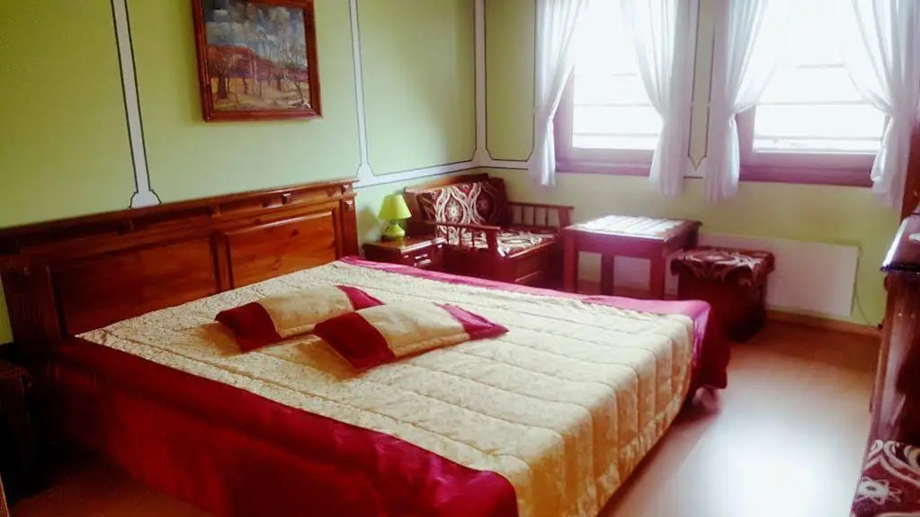 Traditsia Guest House