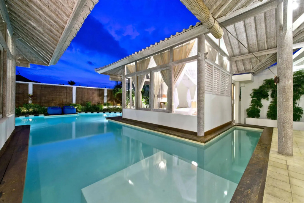 Villa Laksmana Hideaway 2 - Surrounded by water- 2bd villa with fantastic pool