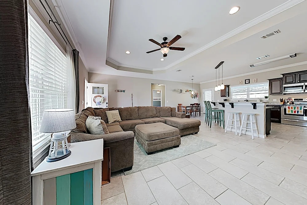 New Listing! Custom : Private Pool, Near Beach 4 Bedroom Home