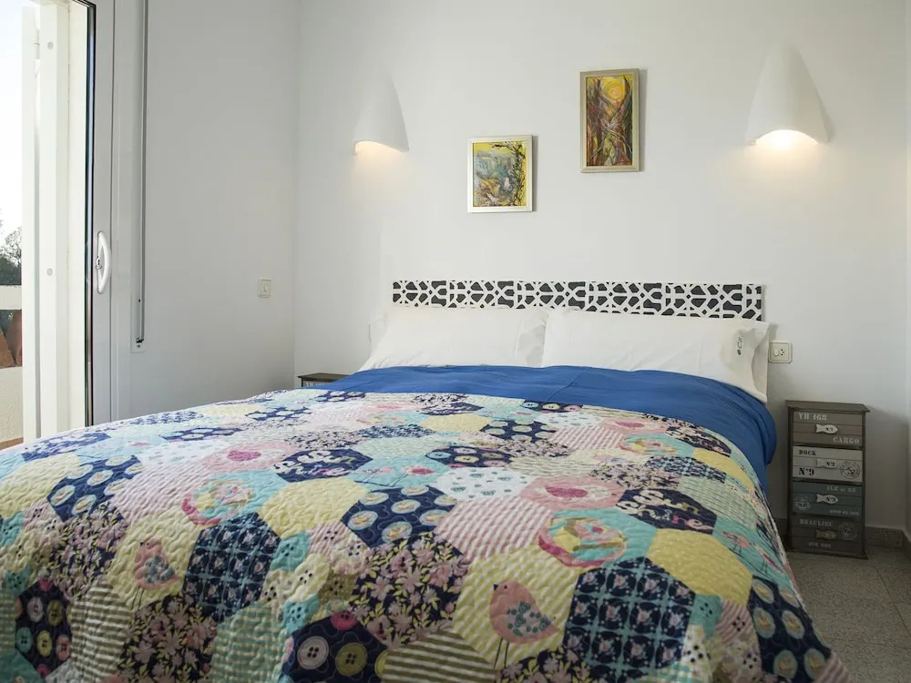 Spacious Holiday Home in Torroella de Montgrí With Swimming Pool