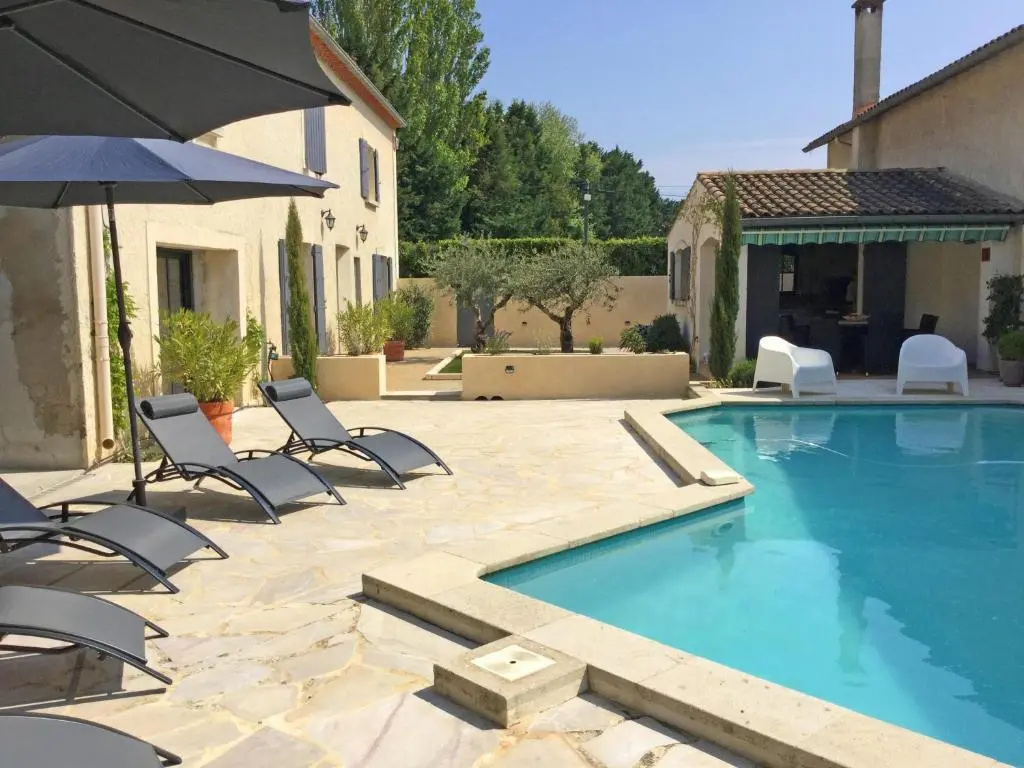 authentic provencal mas with pool, in the countryside of the village of sénas, close to the luberon and the alpilles, sleeps 8