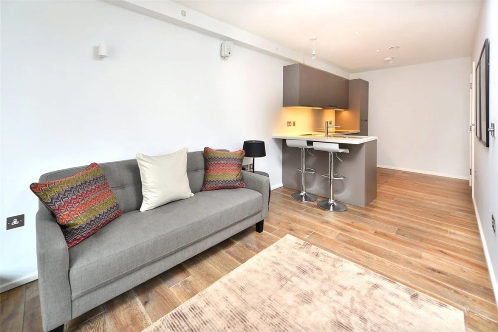 Flying Butler Apartments - Camden