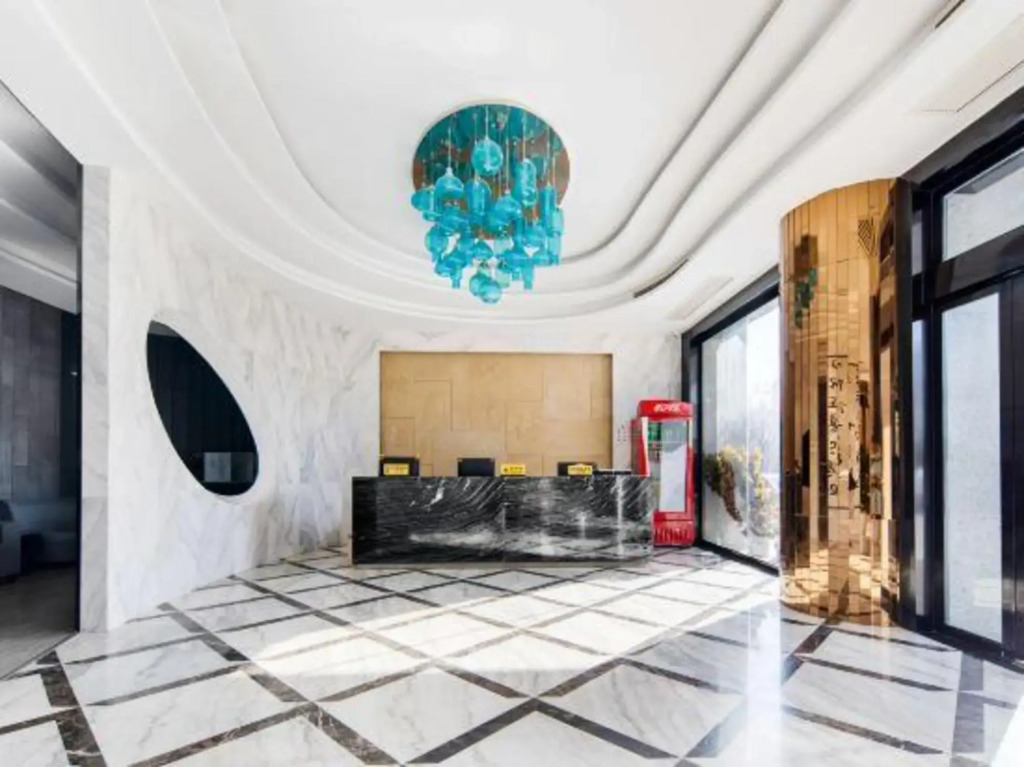 He County Hetai Holiday Hotel