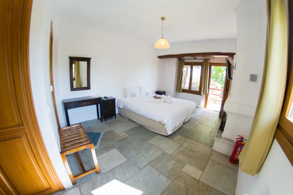 Alkifron Hotel