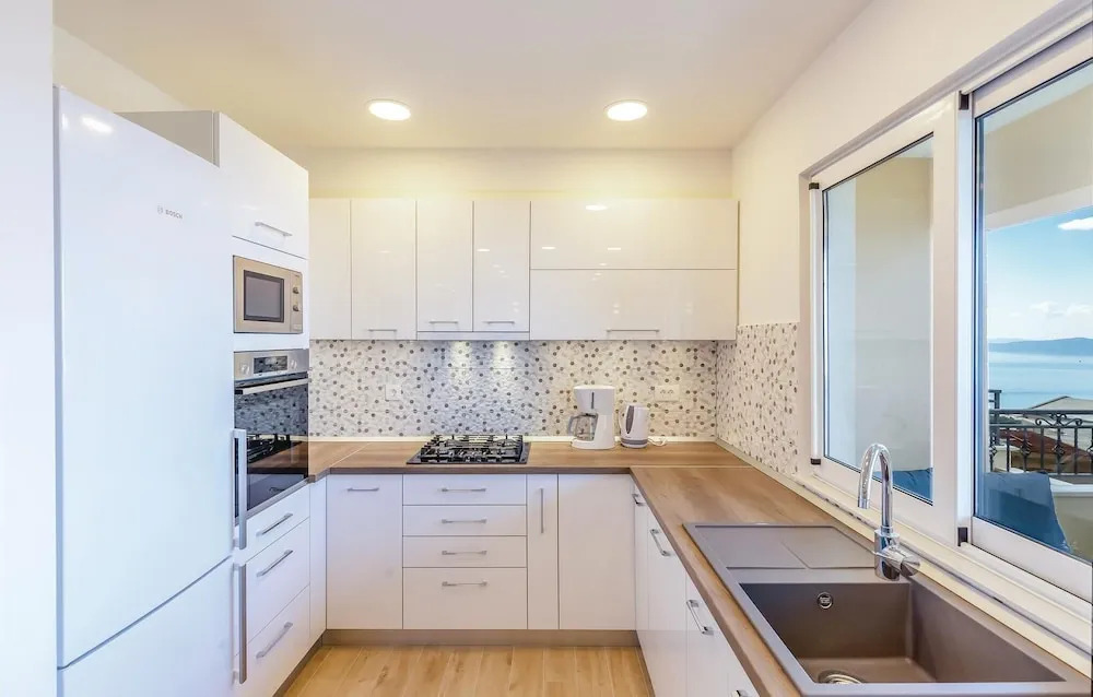 Beautiful Apartment in Makarska With 3 Bedrooms and Wifi