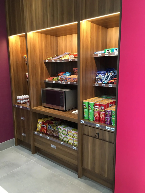 Holiday Inn Hotel & Suites - Montreal Centre-ville Ouest by IHG