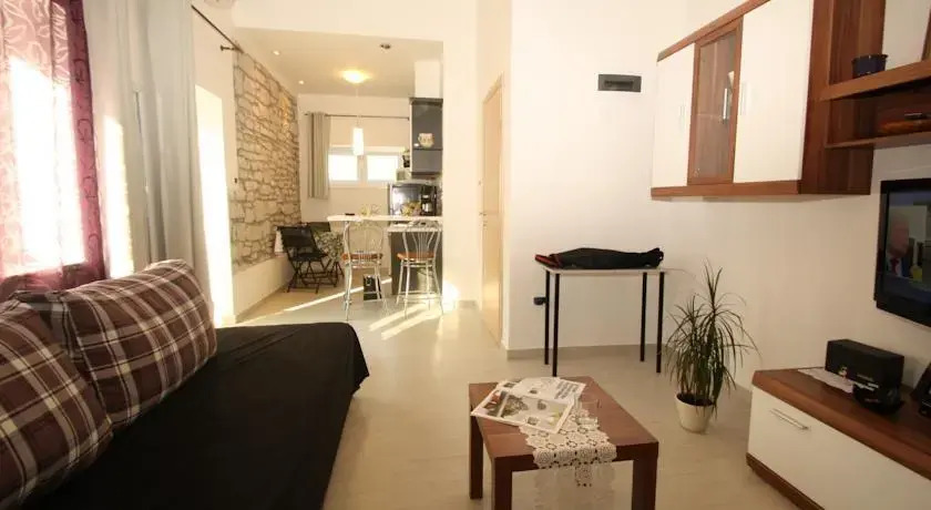 Studios Castropola