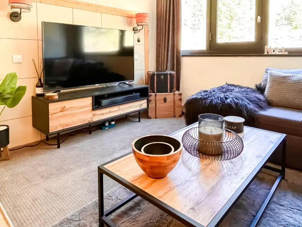 Large 2-Bedroom Apartment, Centre of Flaine Foret