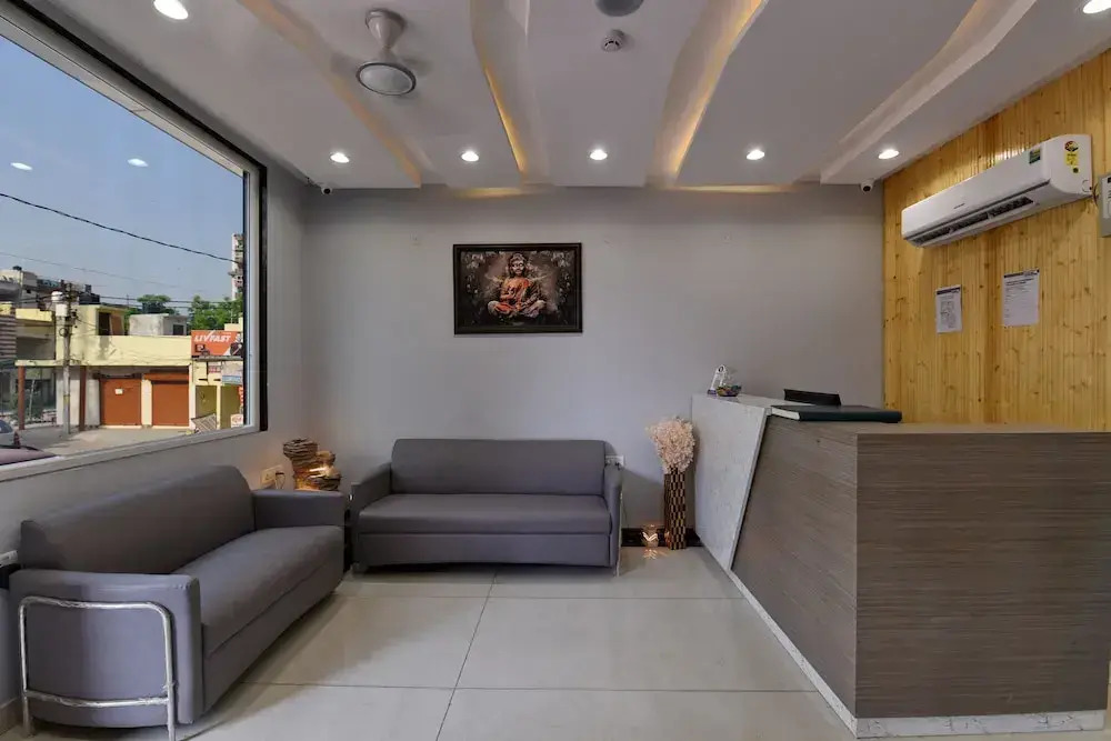 Townhouse Golden Frame near sec 62 noida