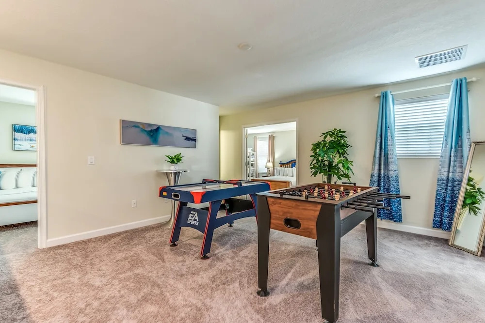 1670 Moonvalley Drive