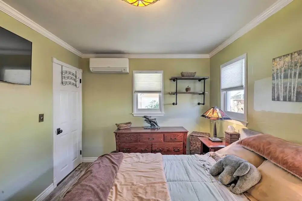 Charming Craftsman Bungalow With Garden & Hot Tub!