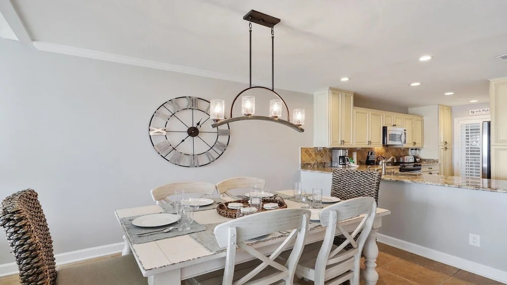 503 Shorewood 2 Bedroom Condo
