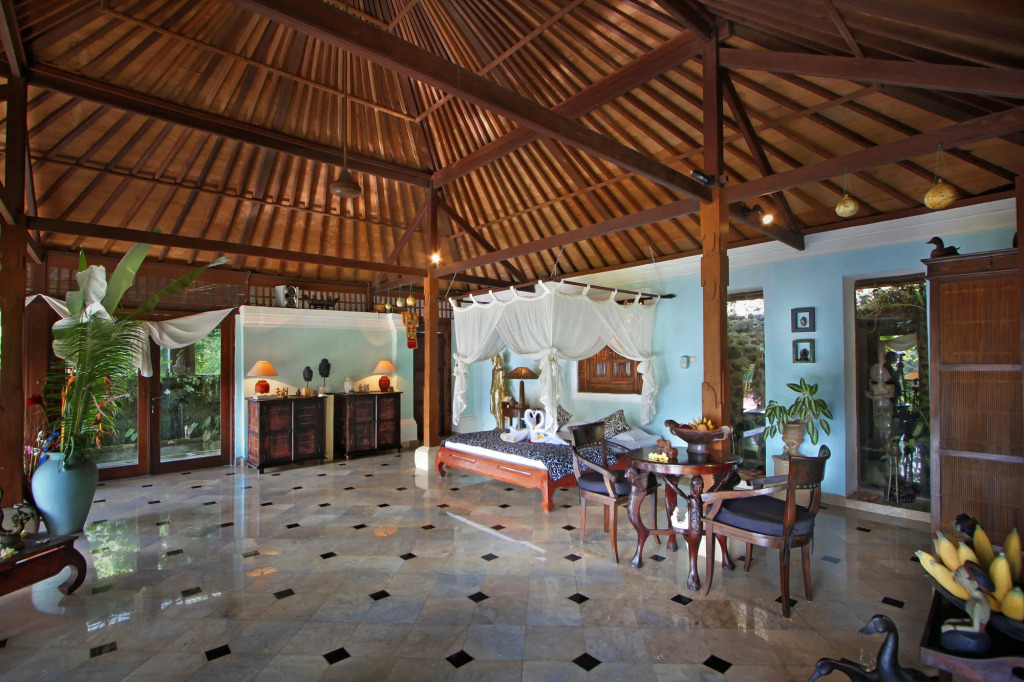 The Mahogany Villa