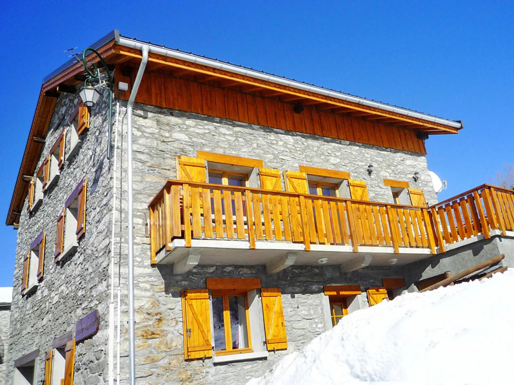 Chalet In Les Menuires-Praranger With Balcony