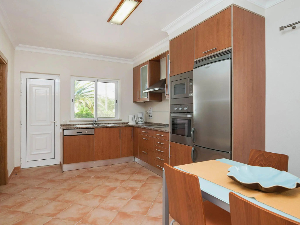 Lively Holiday Home in Albufeira With Private Pool 500m From the Beach