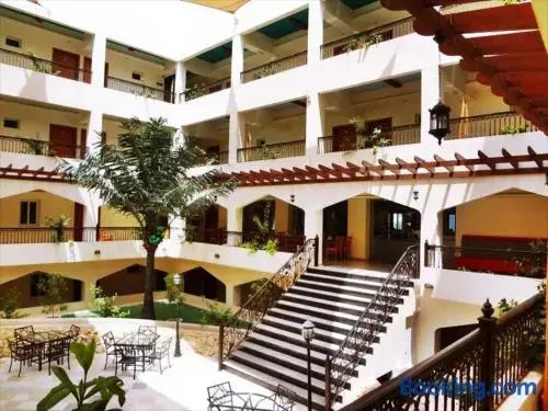 Johny International Hotel