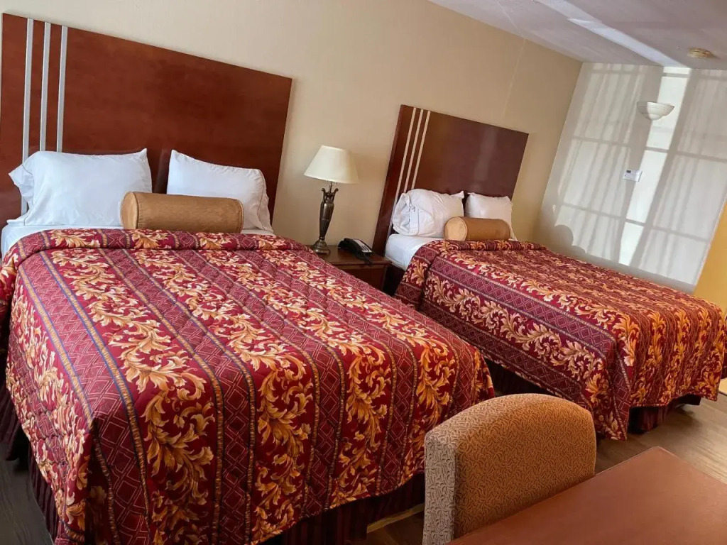 Riviera Inn and Suites