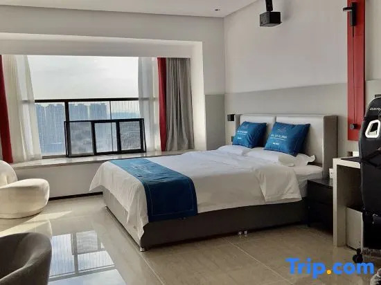 Xinyang Celebrity Art Hotel