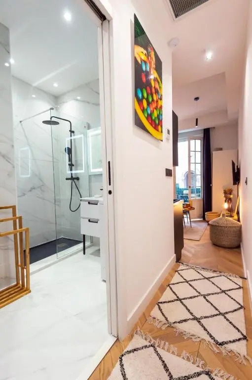Superbe studio balcon Plage/ Prom. des Anglais 103