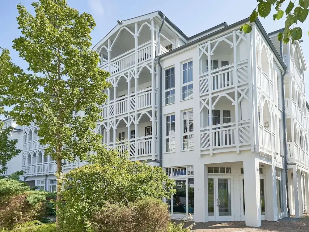 Modern Apartment Near Sellin Marina