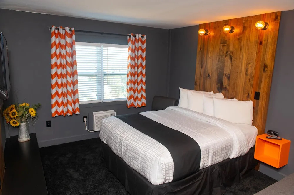 Uptown Hotel St Pete