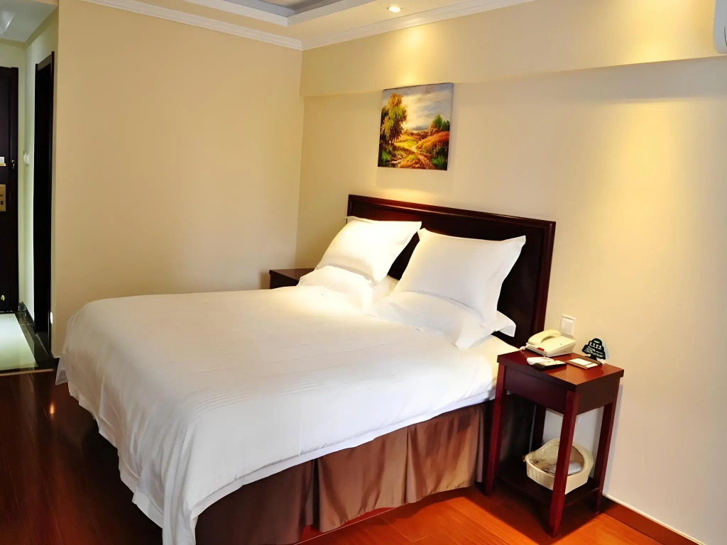 GreenTree Inn Yangzhou Slender West Lake Wencheng Attic Express Hotel