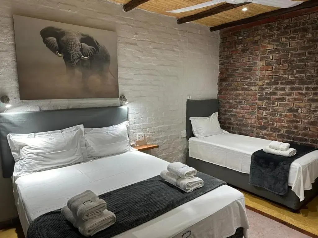 Kruger Wild Dog Inn House 1