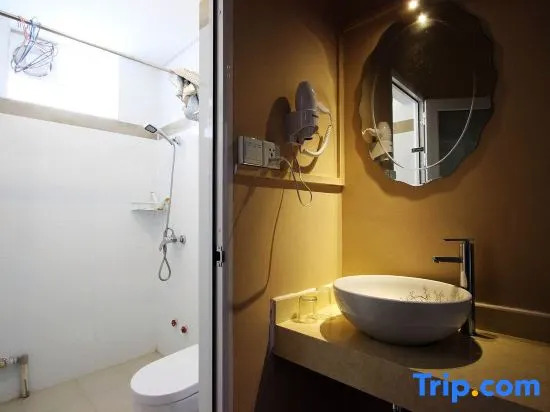 Xiyu Hostel · Cat Café