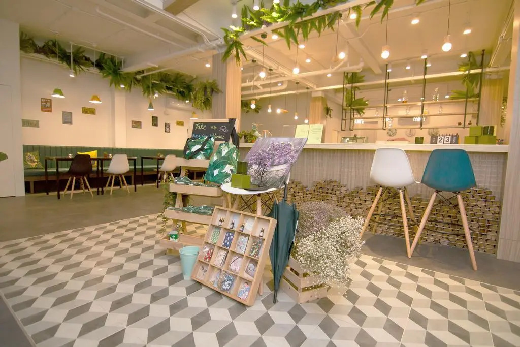 Folk Poshtel Asok