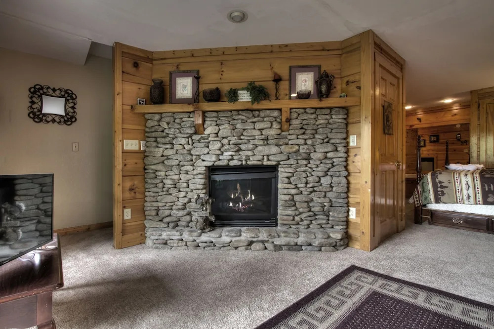 The Nutty Nook  287 - Two Bedroom Cabin