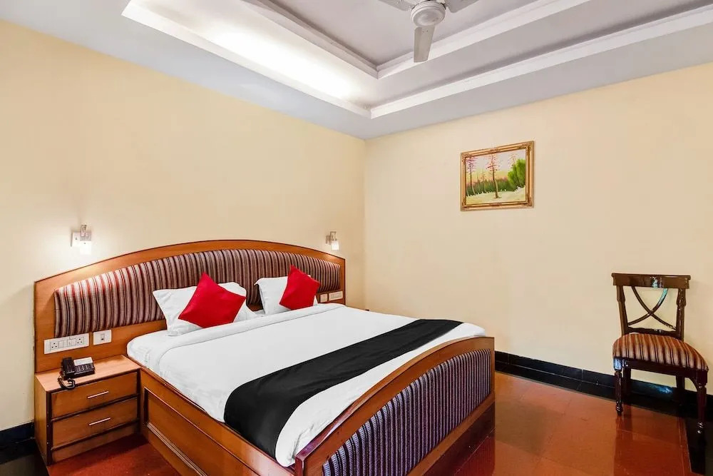 Capital O 49411 Hotel Anmol Continental