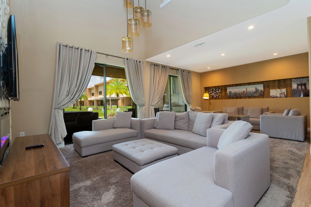 Gorgeous 3 Bd Close to Disney   Magic Village 7568