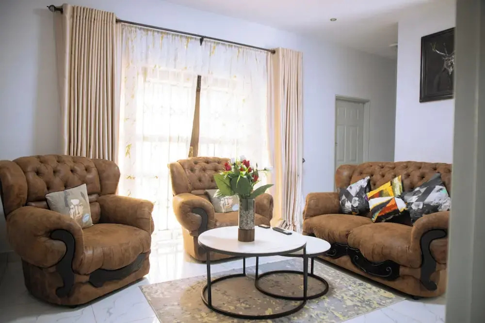 Luxury 3 Bedroom Self Catering Apartment- Masvingo